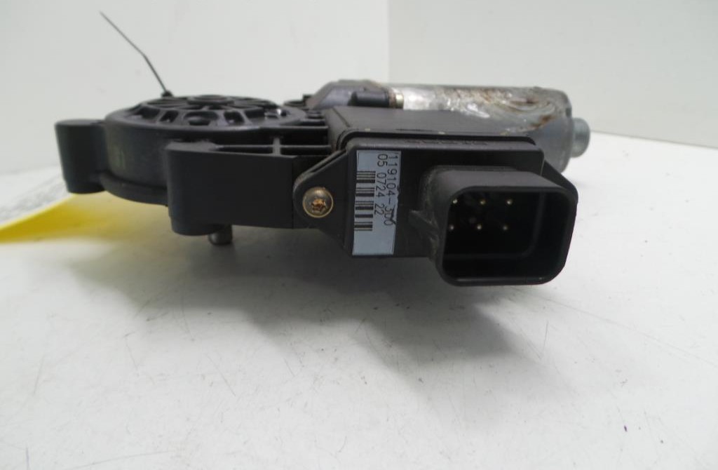 Opel Vectra B Bj.97 Fensterhebermotor vorne links 90520227